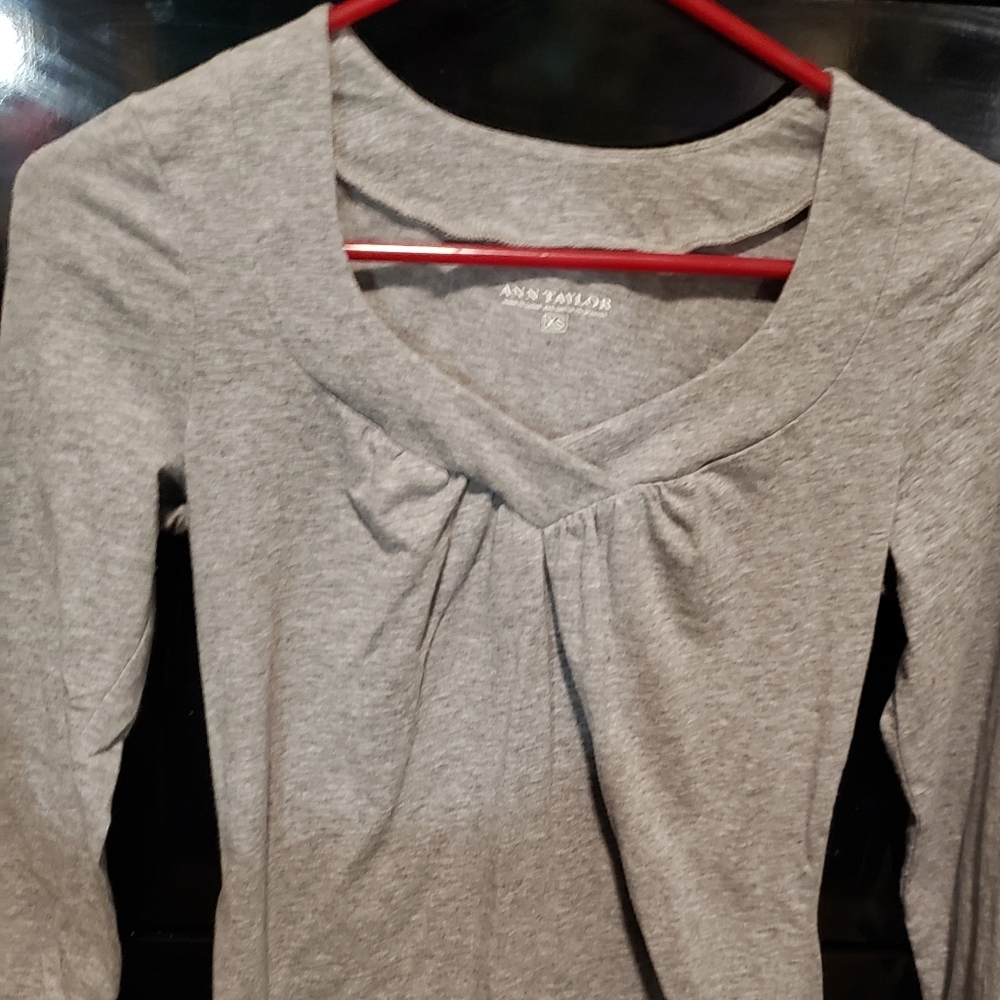 Ann Taylor Xtra small gray blouse